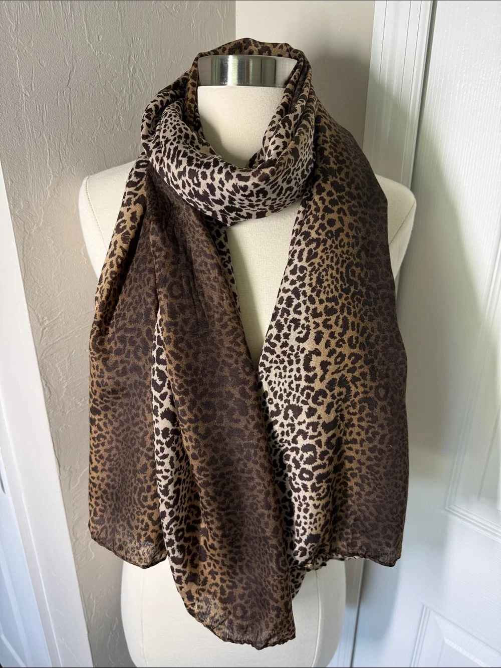Brown and tan animal/leopard print hombre scarf